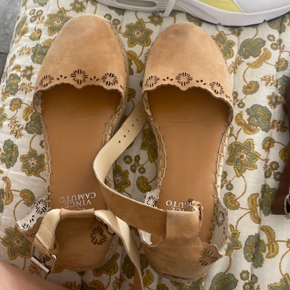 7.5. Vince camuto espadrilles.